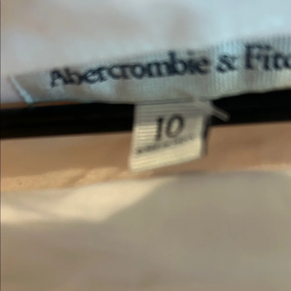 Abercrombie & Fitch Cream Lace Mini Skirt-New with Tags